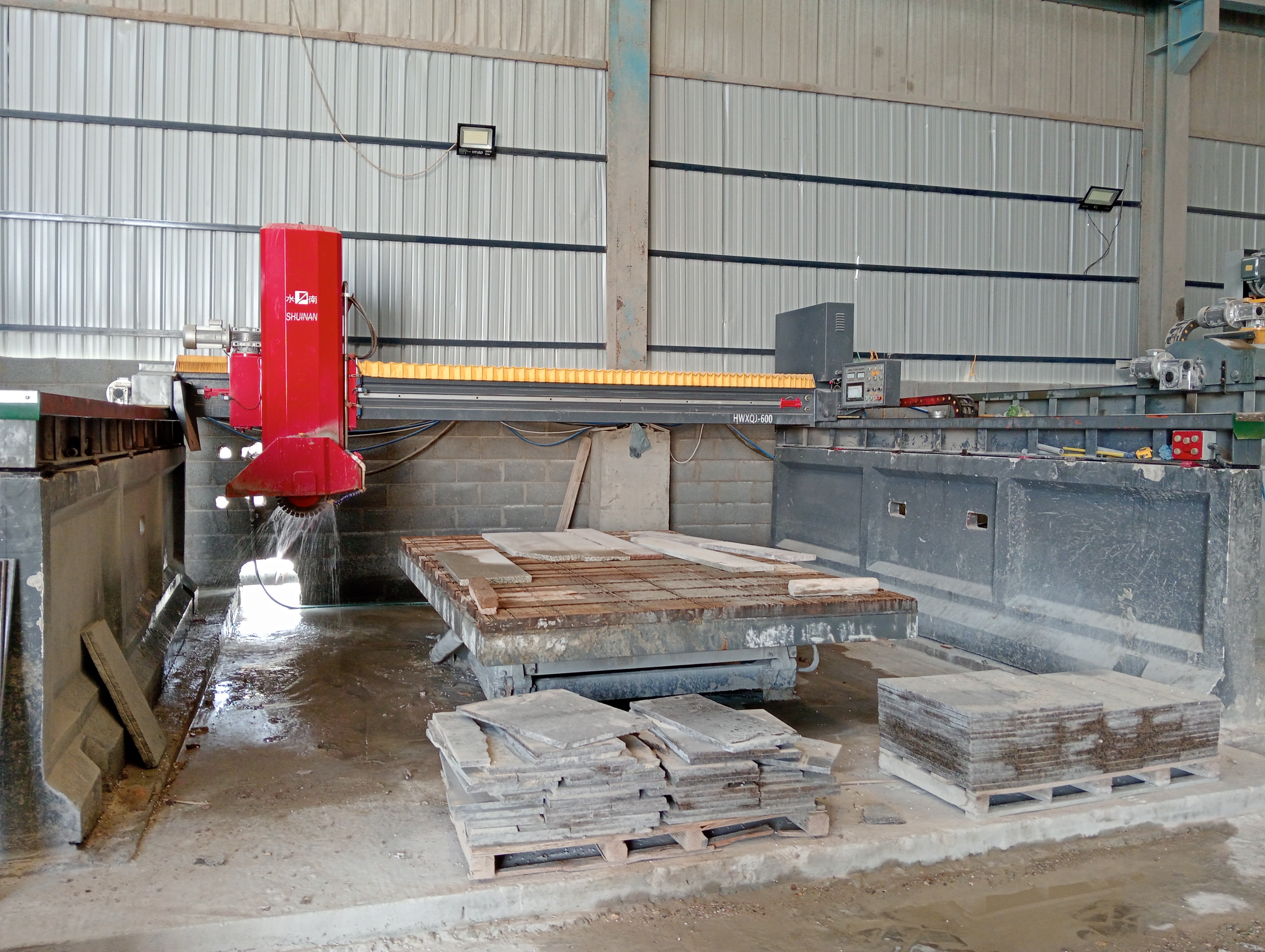 Infrared bridge saw machine for granite cutting